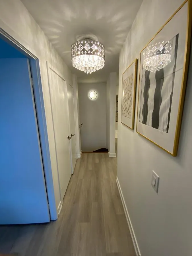 Chic 2 Bedroom 2.5 Bath Downtown Toronto 0*,