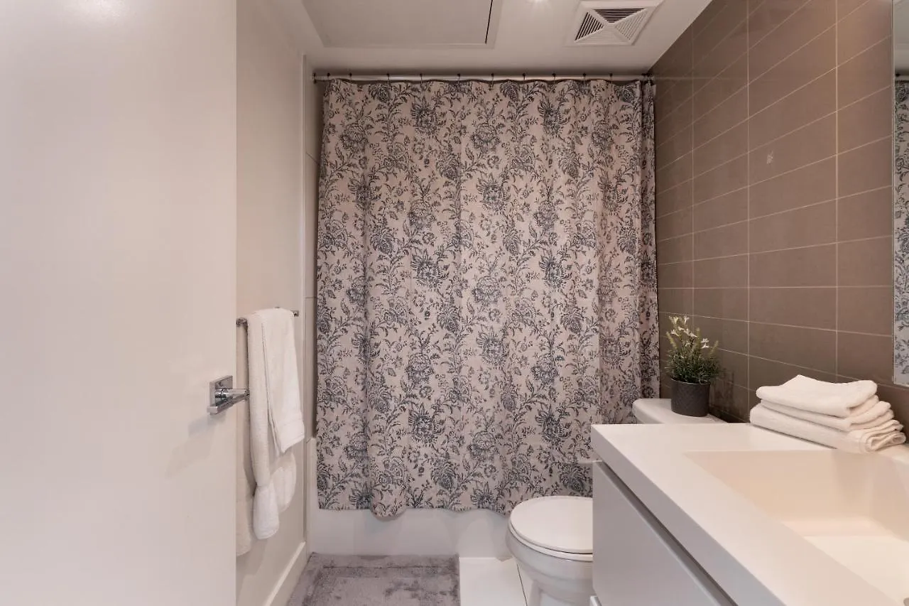 Chic 2 Bedroom 2.5 Bath Downtown Toronto 0*,  Canada