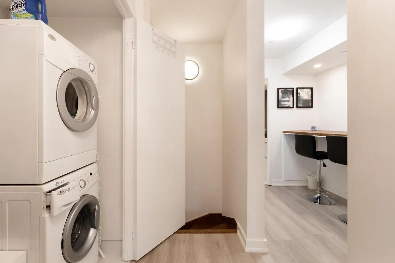 Apartment Chic 2 Bedroom 2.5 Bath Downtown Toronto