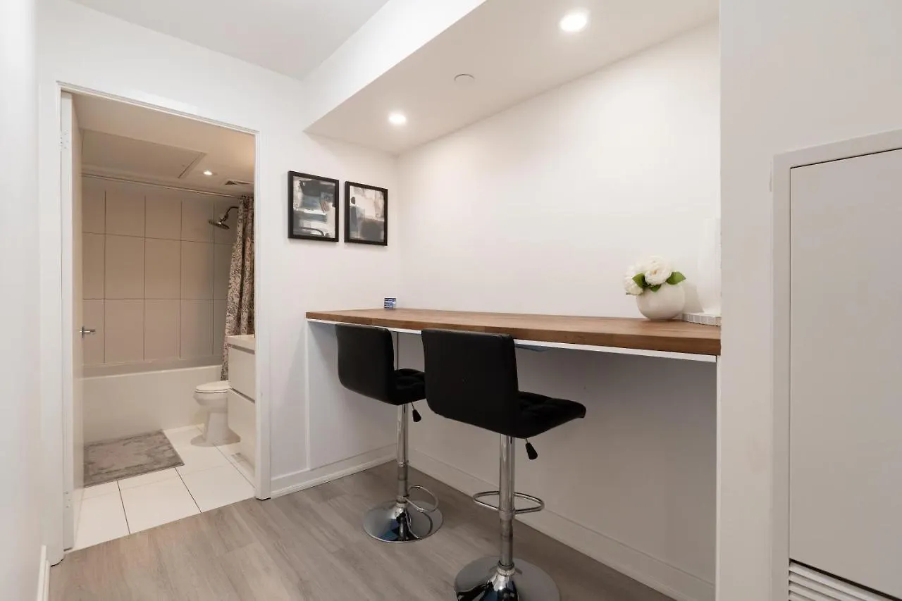 Apartment Chic 2 Bedroom 2.5 Bath Downtown Toronto