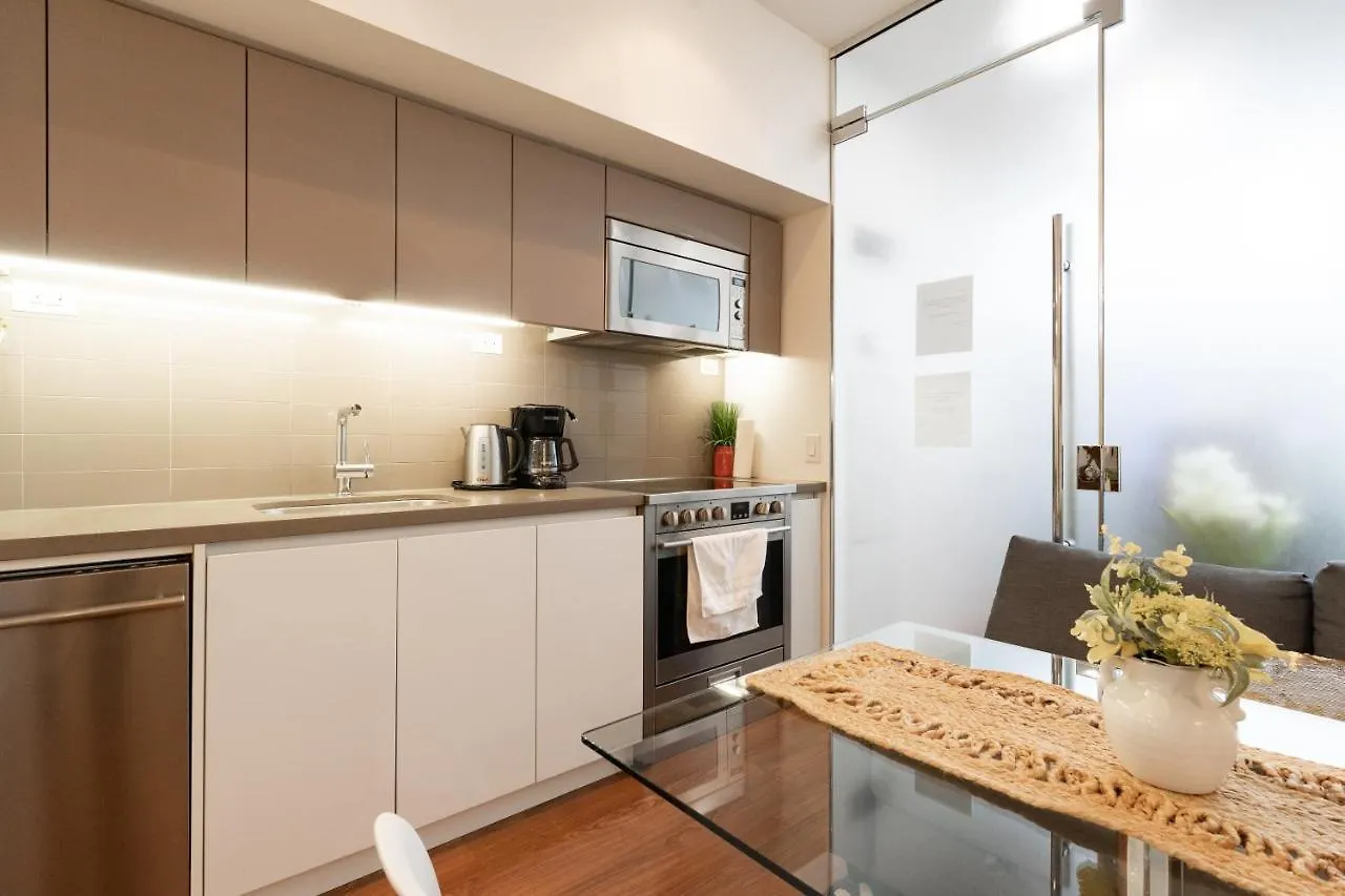 Chic 2 Bedroom 2.5 Bath Downtown Toronto 0*,