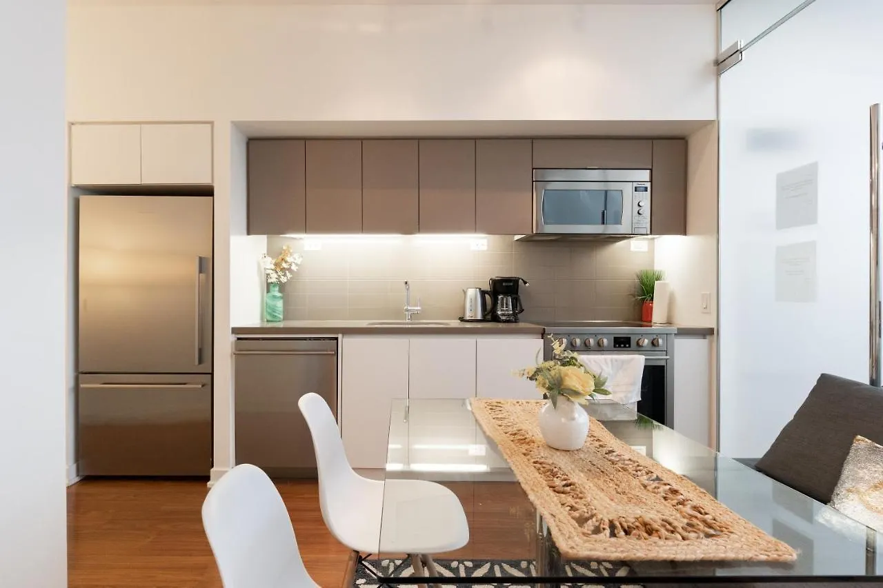 Chic 2 Bedroom 2.5 Bath Downtown Toronto Appartamento