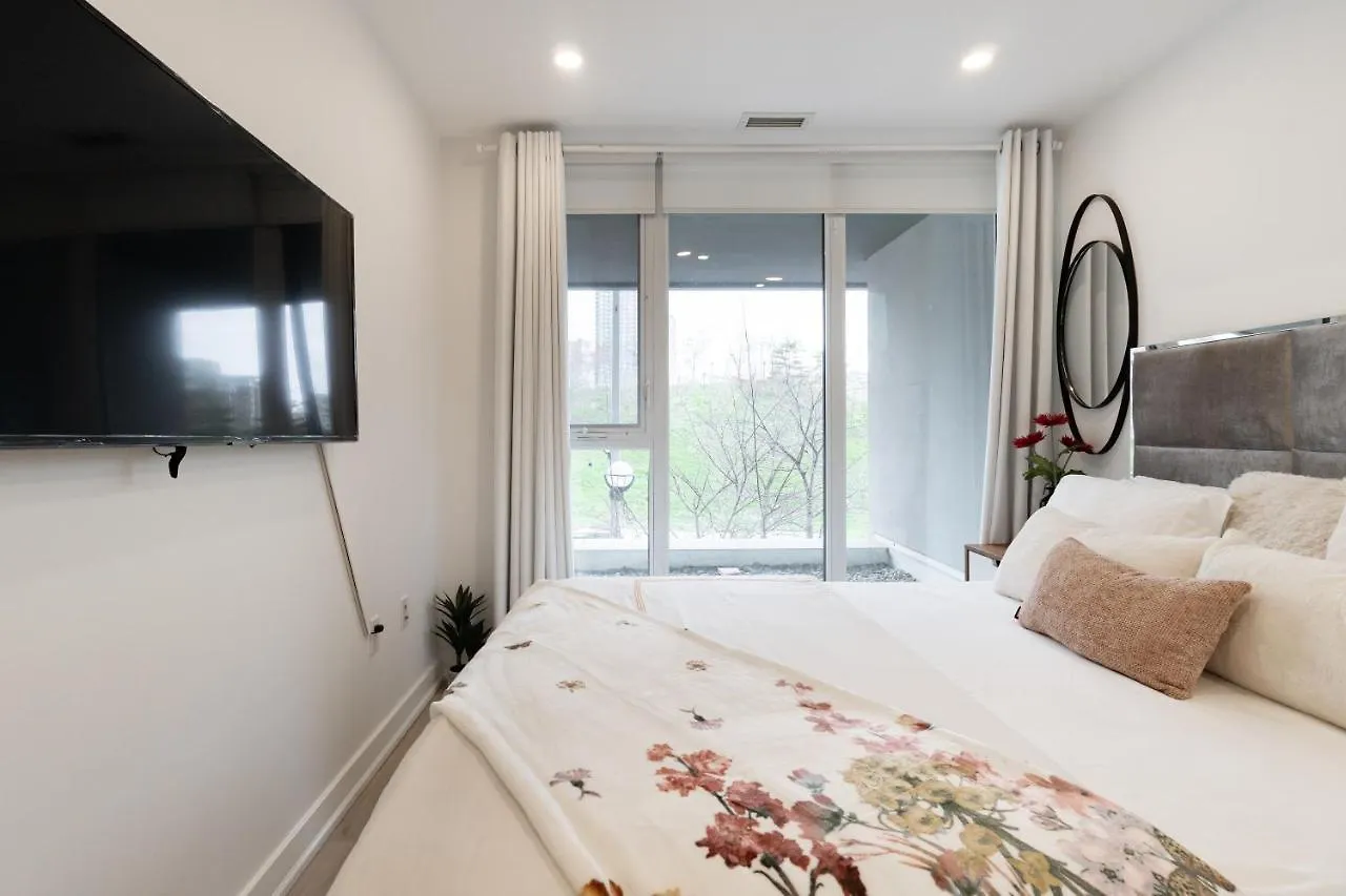 Chic 2 Bedroom 2.5 Bath Downtown Toronto Appartamento